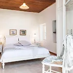 Astra, Pyrgos Sareli 1690 - A Heritage Mansion *