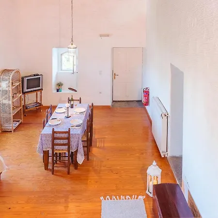 Appartement Astra, Pyrgos Sareli 1690 - A Heritage Mansion *
