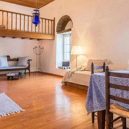 Appartement Astra, Pyrgos Sareli 1690 - A Heritage Mansion *
